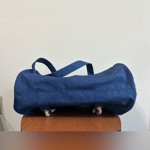 Tommy Bahama Set Sail St Barts Duffle Gym Carry On Travel Bag Navy Blue Rope - Picture 4 of 10